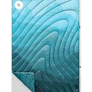 NWT Rumpl Original Puffy Blanket